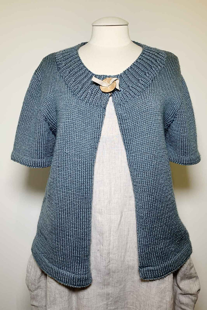 Pattern: Three Season Cardi – The Slow Wardrobe